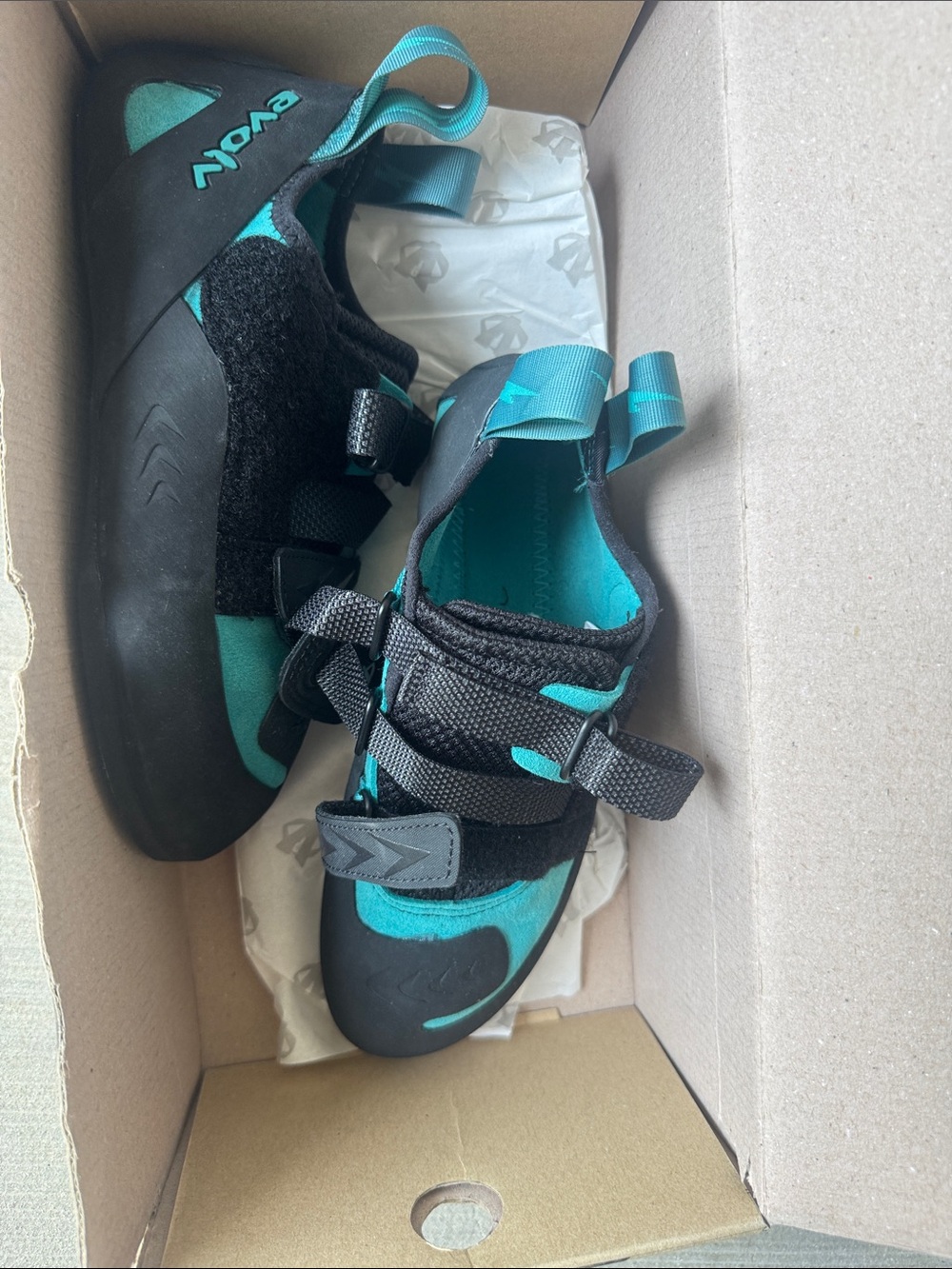 Unisex Teal & Black Performance Climbing Shoes - NVON Style